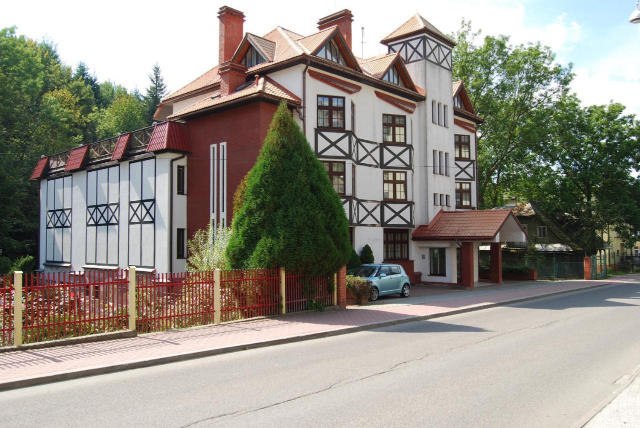 Hotel FAMILIJNY Ośrodek Wypoczynkowo - Rehabilitacyjny Krynica Zdrój Exterior foto