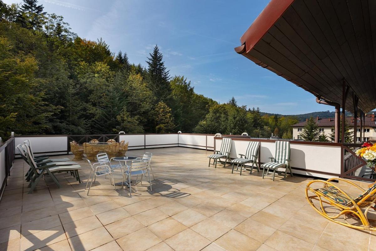 Hotel FAMILIJNY Ośrodek Wypoczynkowo - Rehabilitacyjny Krynica Zdrój Exterior foto