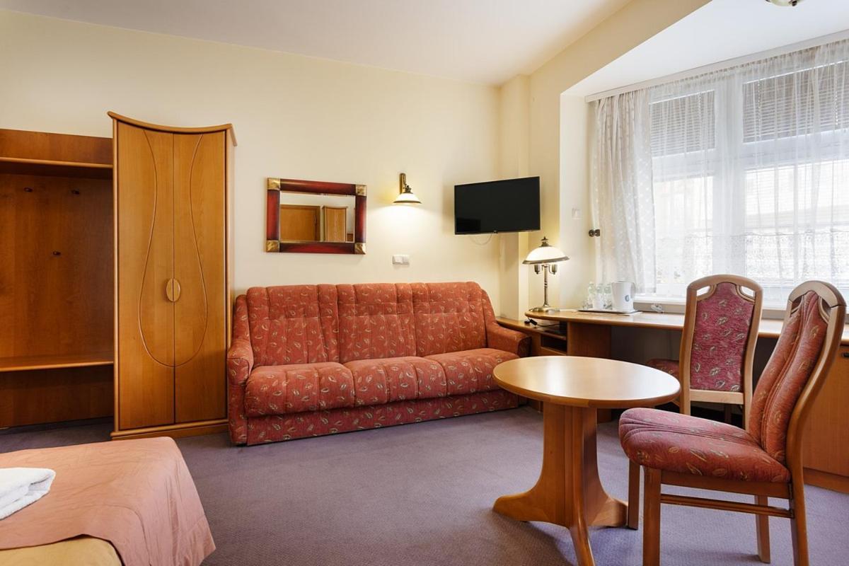 Hotel FAMILIJNY Ośrodek Wypoczynkowo - Rehabilitacyjny Krynica Zdrój Exterior foto